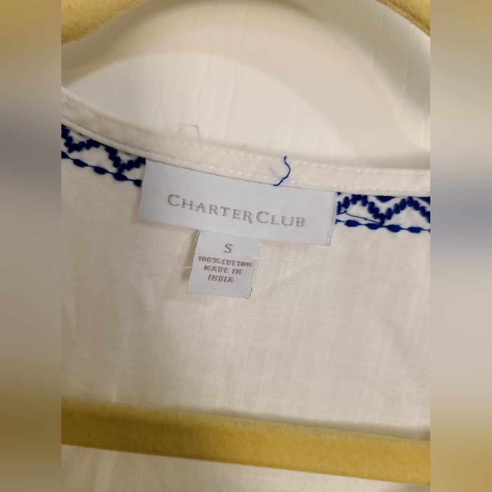 Embroidery blouse💙 - Picture 4 of 8